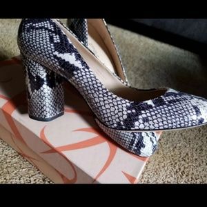 Brand new Via Spiga Leather snakeskin pumps sz 8.5